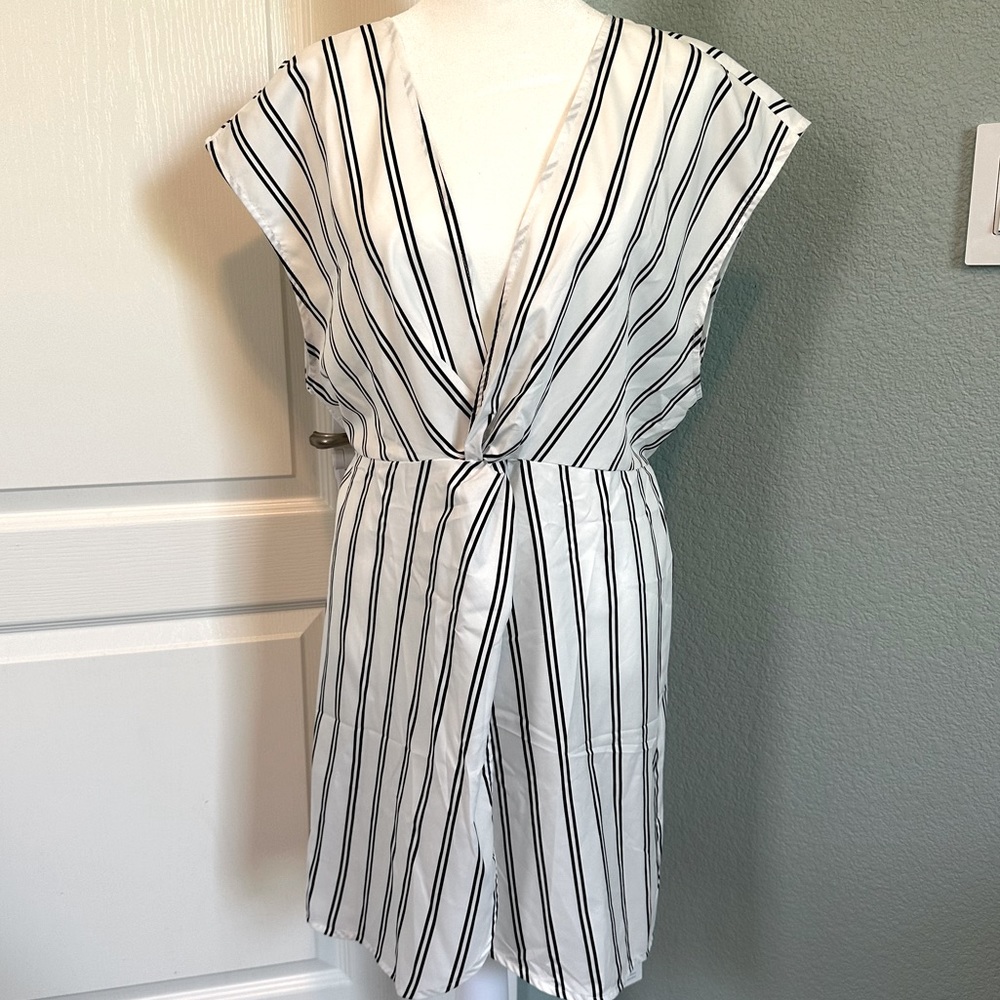Cupshe Lainey Striped Twist-Front Cover-Up Dress
